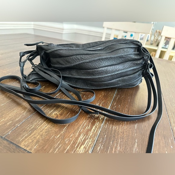 Beautiful leather cross body bag - Picture 1 of 15